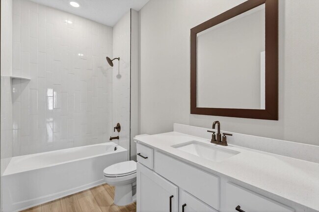 Photo - 1808 Gaiety Way
