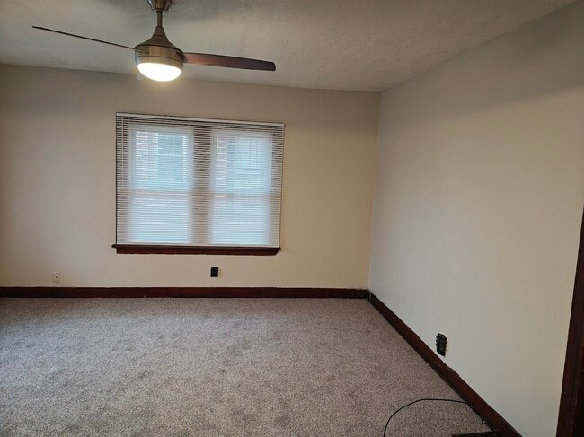 Photo - 524 Crestmore Ave