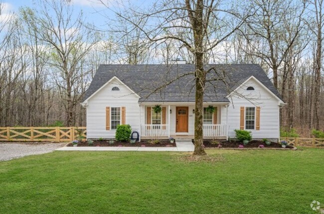 Building Photo - Country Living on 5 Acres Rental