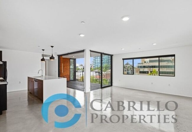 Photo - 2870 Fourth Ave Unit #304