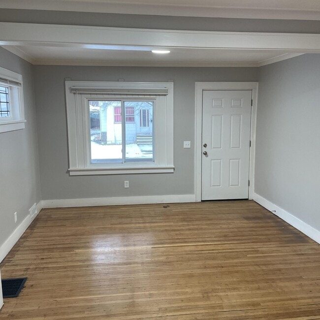 378 Roycroft Dr