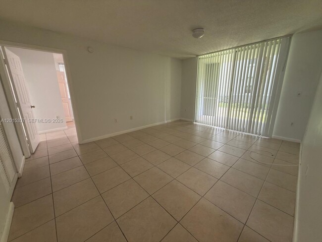 Photo - 11133 SW 8th St Unidad 102
