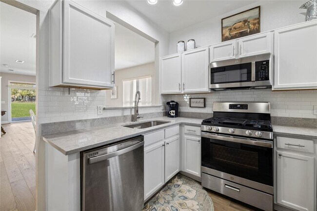 210 Crockett Loop