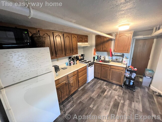 Photo - 29 Cameron Ave Unit #B