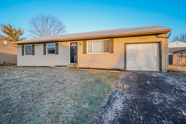 Photo - 8606 Canyon Cove Rd