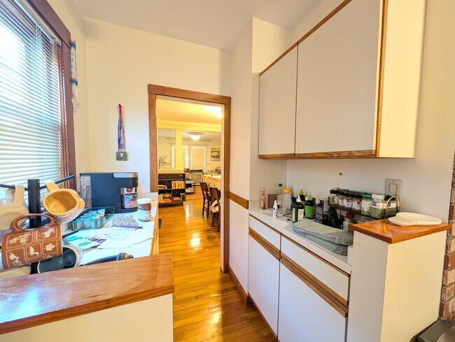 42 Garrison Ave Unit 1