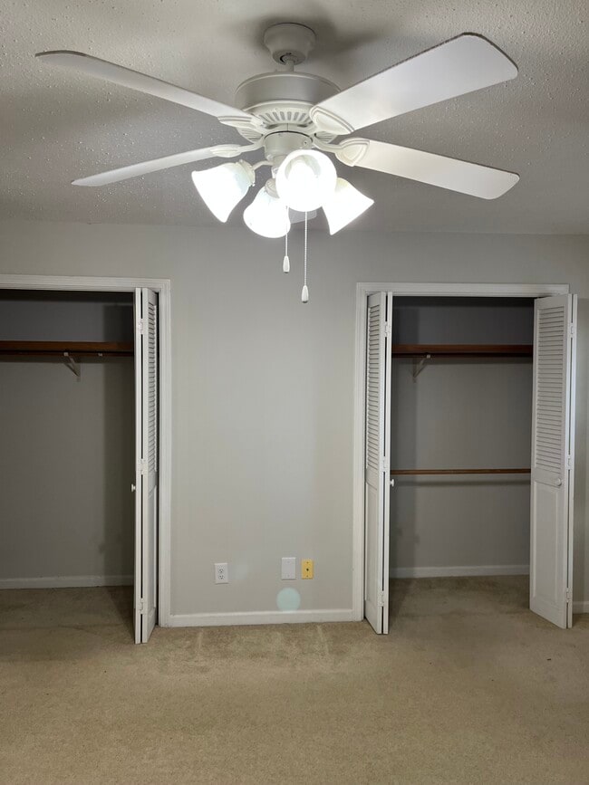 Photo - 611 E Mountcastle Dr Unit 2