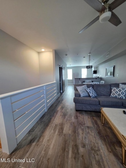 107 E Orchard Loop
