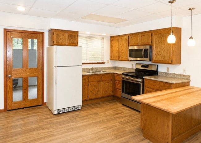 Building Photo - Apartment at Private Home in Grass Valley
