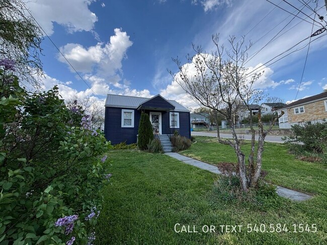 Building Photo - 950 Morgan Ave SE