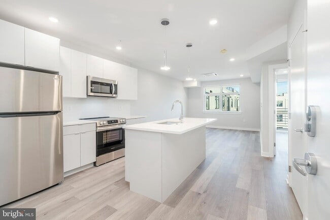 Building Photo - 3449 Scotts Ln Unit B324