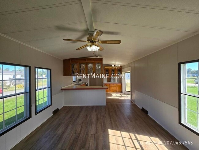 Photo - 118 E St.-