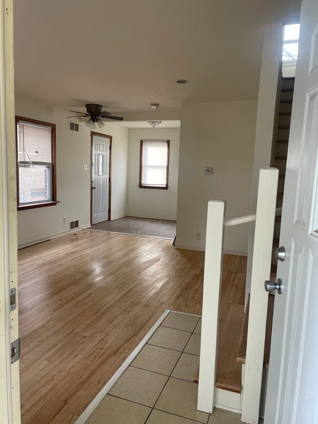 Photo - 233 S 74th St