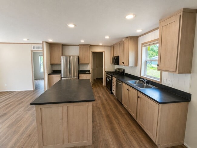 Photo - 1403 Red Maple Ln