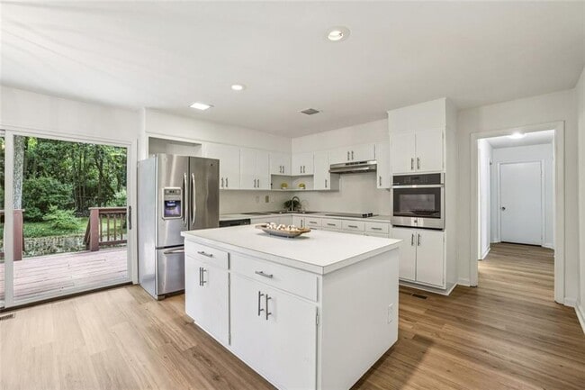 Photo - 3705 Donaldson Dr NE