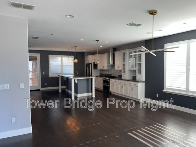 Photo - 315 Creamery Ln