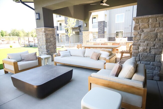 Yellowstone Apartments