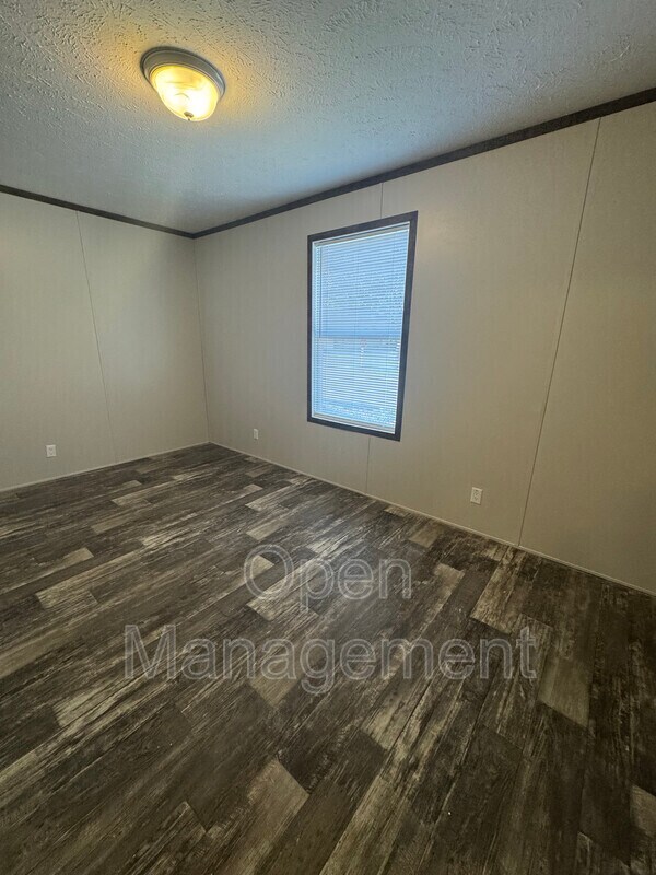 Photo - 8701 NE 107th St