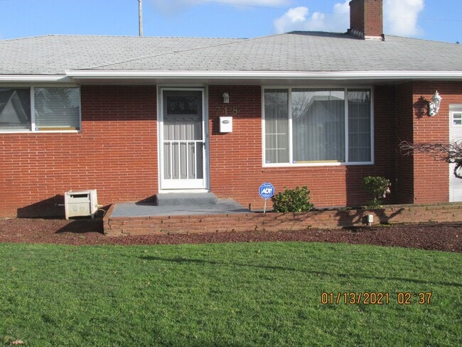 Photo - Remodeled !  Hardwood Flooring Throughout & New Carpet in Bedrooms, Tile, Granite, Large Living r...