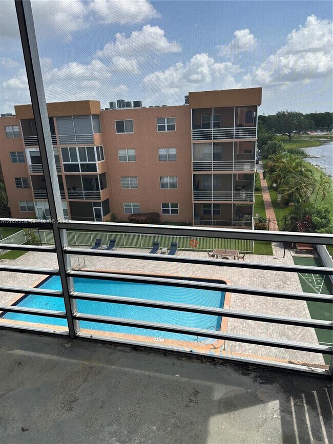 Photo - 3048 Sunrise Lakes Dr E Unit 421