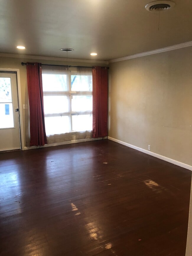 Photo - Cute 3Bedroom!!