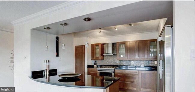 Photo - 1300 Army Navy Dr Unit 922