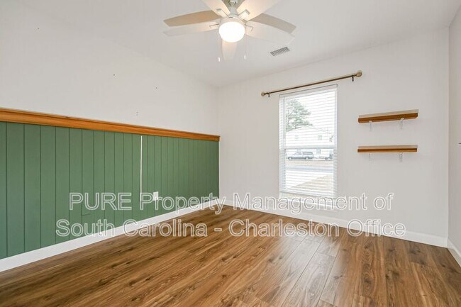 Photo - 102 Baldwin Ln