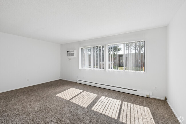 1BR, 1BA - 650SF - Living Room