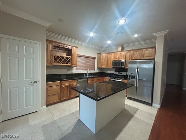 Photo - 9551 Green Spruce St