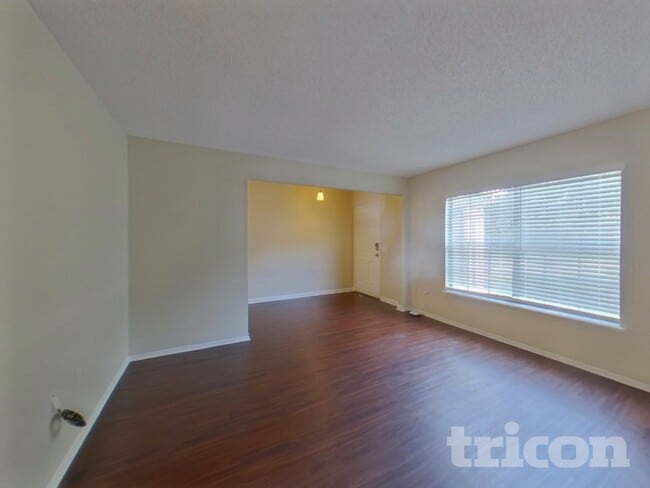 Photo - 1268 Maximilian St