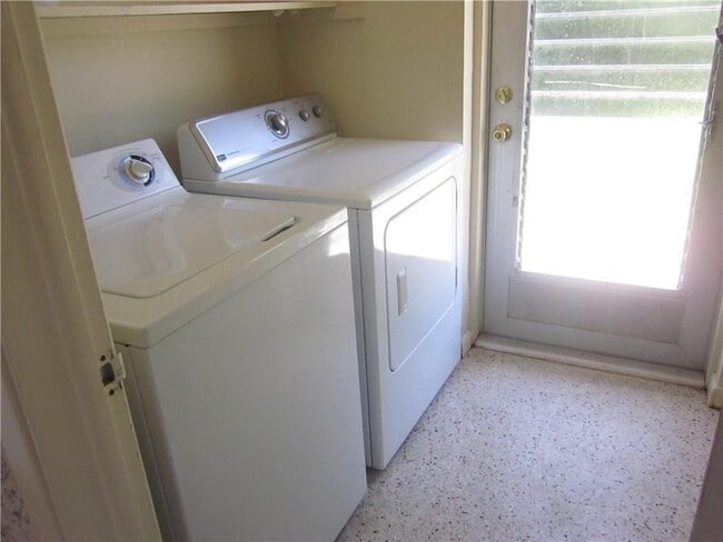 Photo - 2120 NE 56th St