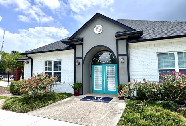 The Mandell - The Mandell Apartments