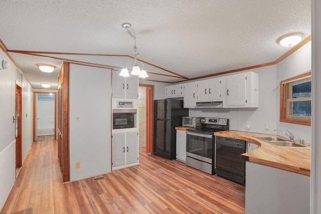 Photo - 312 Queens Rd
