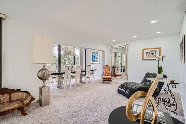 Photo - 1705 Presidential Way