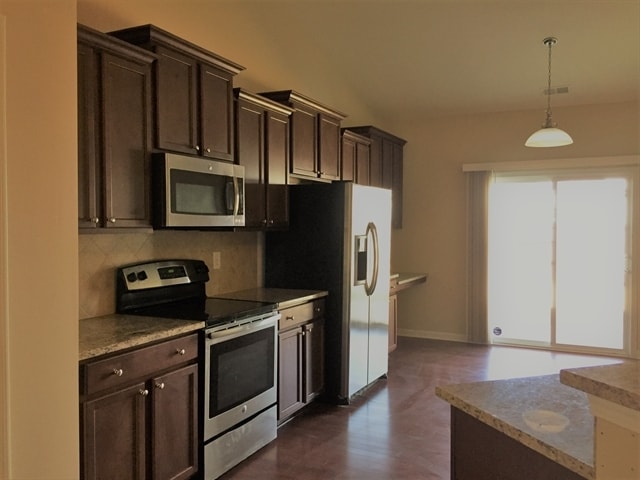 1142 Moss Grove Dr