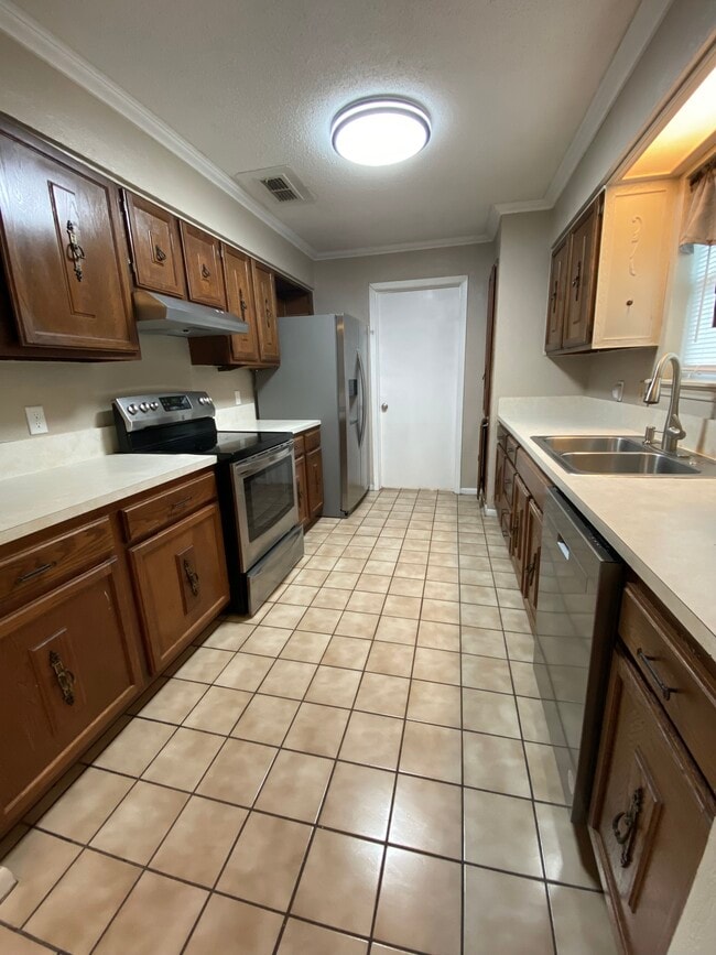 Photo - 1623 Clark St