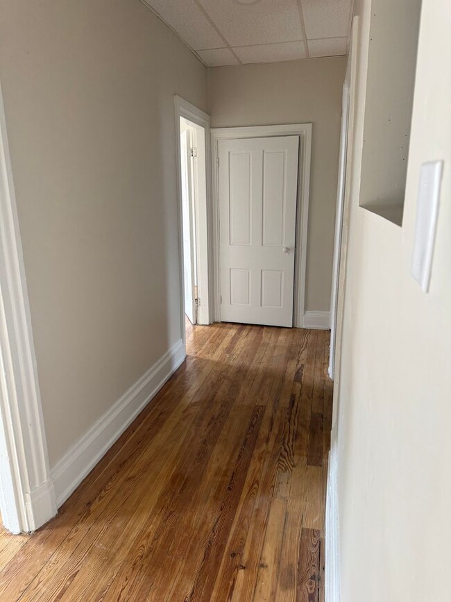 Photo - 32 W High St Unidad 300