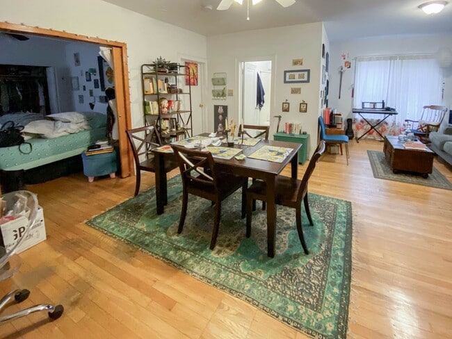 Building Photo - 4826 N Wolcott Ave Unit 1