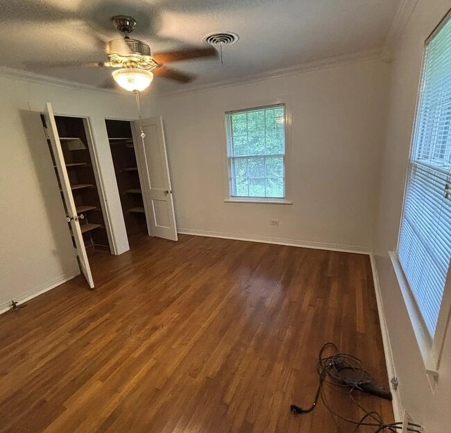Photo - 1705 Lotus Ln