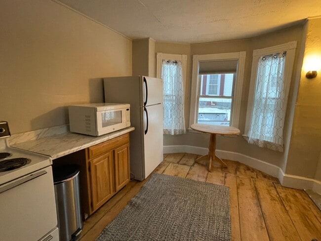 Photo - 46 Dummer St Apartment Unit 1