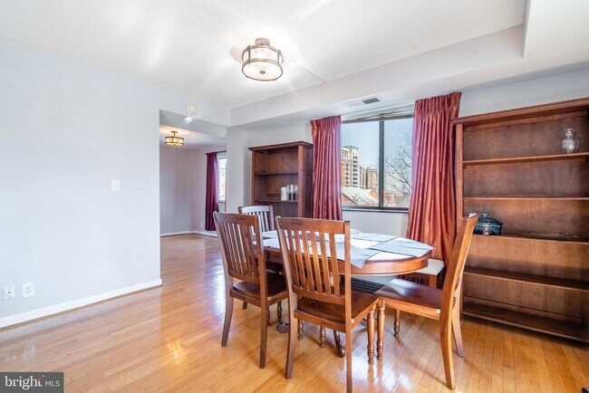 Photo - 1401 N Rhodes St Unidad 106