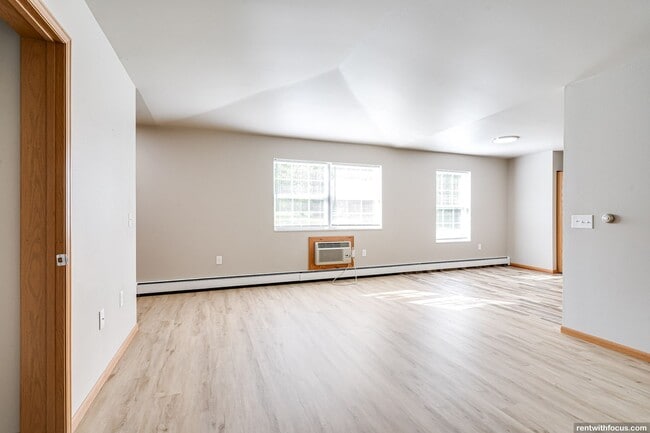 Photo - Lincoln Ridge