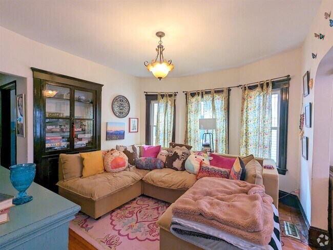 Building Photo - 69 Prichard Ave Unit 1 Rental