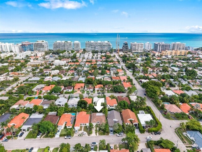 Photo - 9025 Dickens Ave