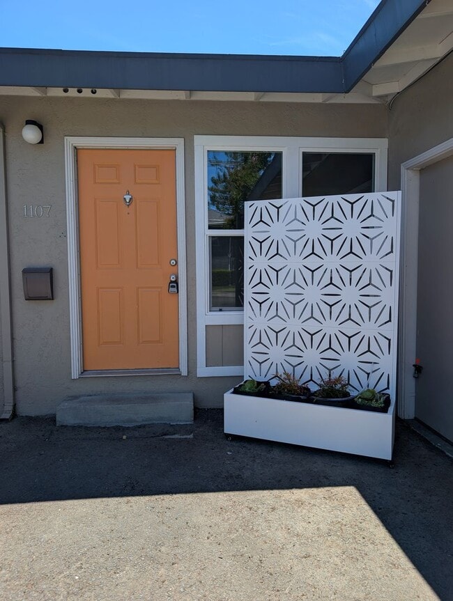 Building Photo - 1107 Vallejo St Unit 1107 Vallejo