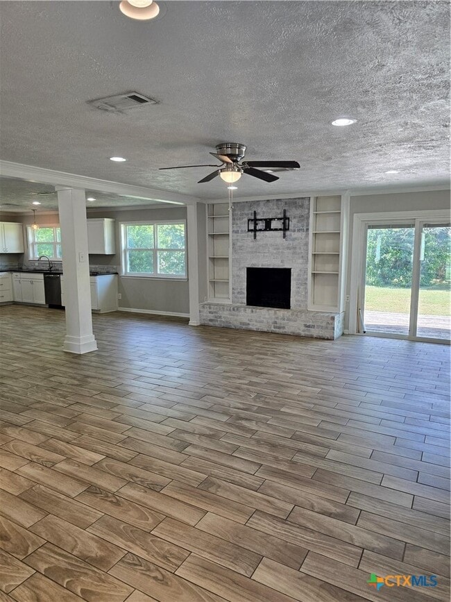Photo - 205 E Cherokee Dr