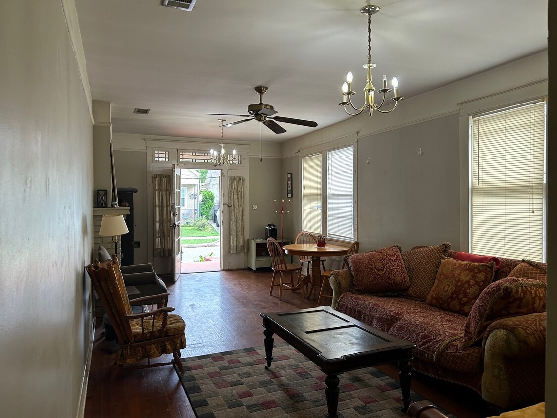 Living Dining Front Room Entrance From Porch - 2019 Lowerline St (New Orleans, LA)