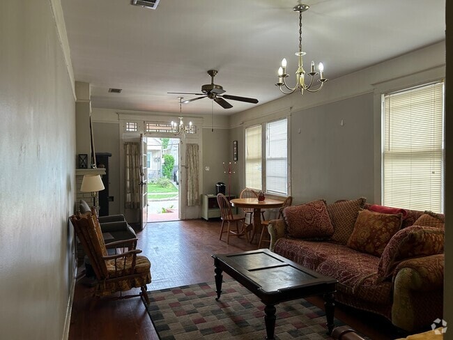 Building Photo - 2019 Lowerline St Unit 2019 Rental