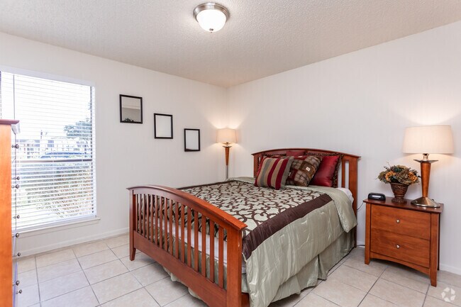 2BR, 1BA - 796SF Bedroom