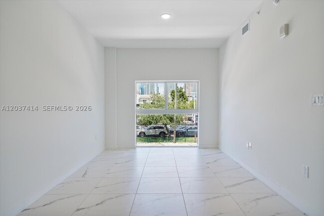 Photo - 420 SW 7th St Unit 304
